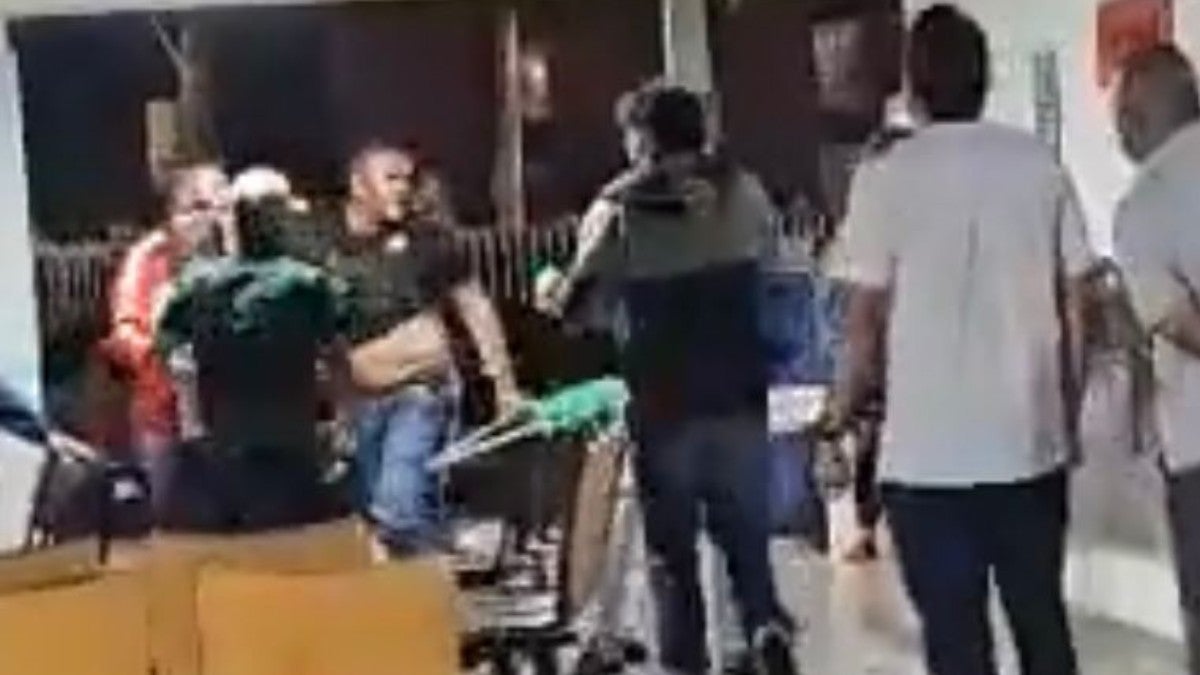 Pelea entre hinchas de fútbol en Medellín