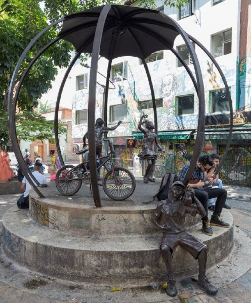 33 años de luto e impunidad: La herida de la masacre de Villatina sigue abierta en Medellín