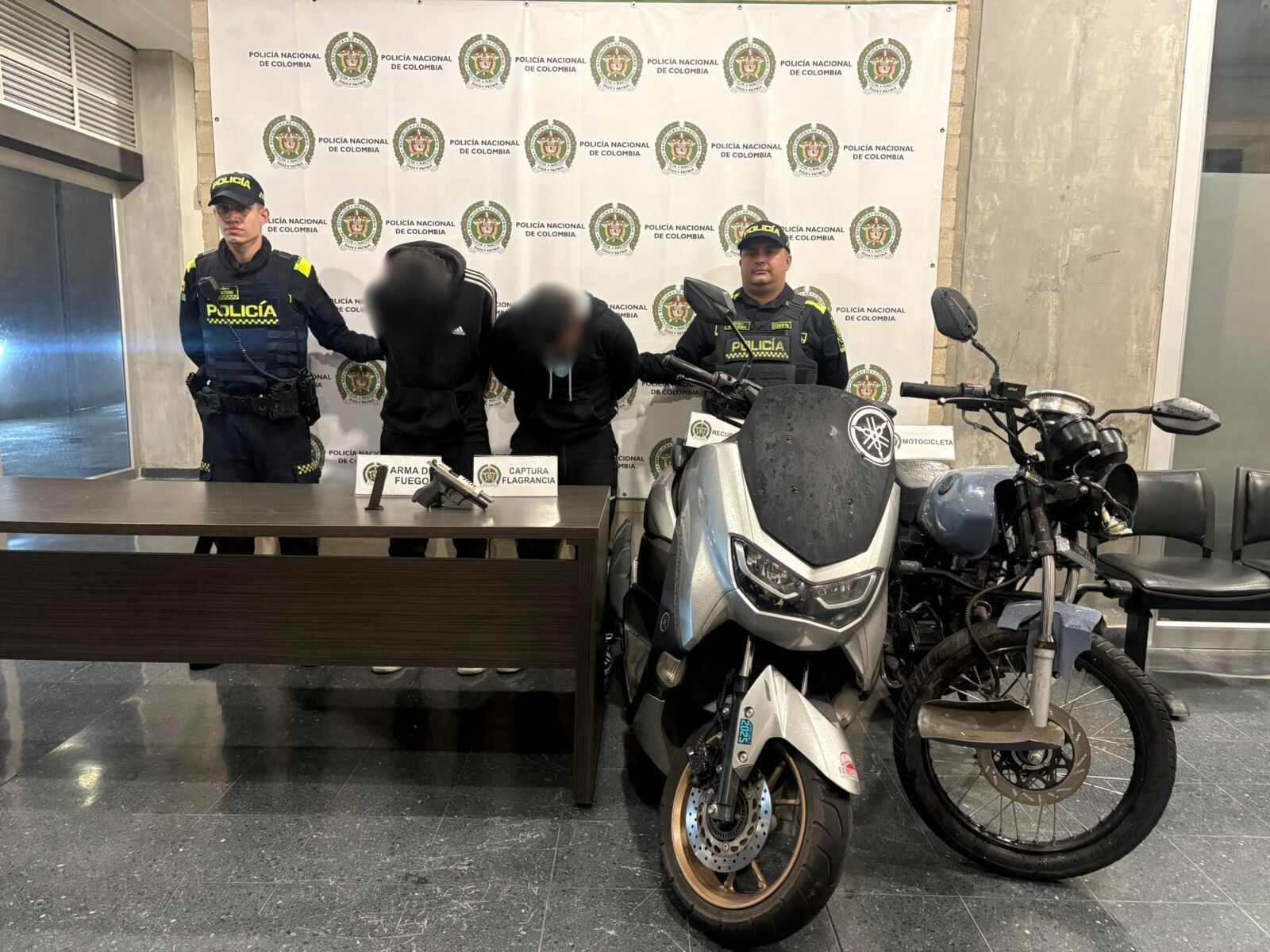 Entre los seis detenidos por hurto en Medellín, se encuentra un hombre con brazalete electrónico