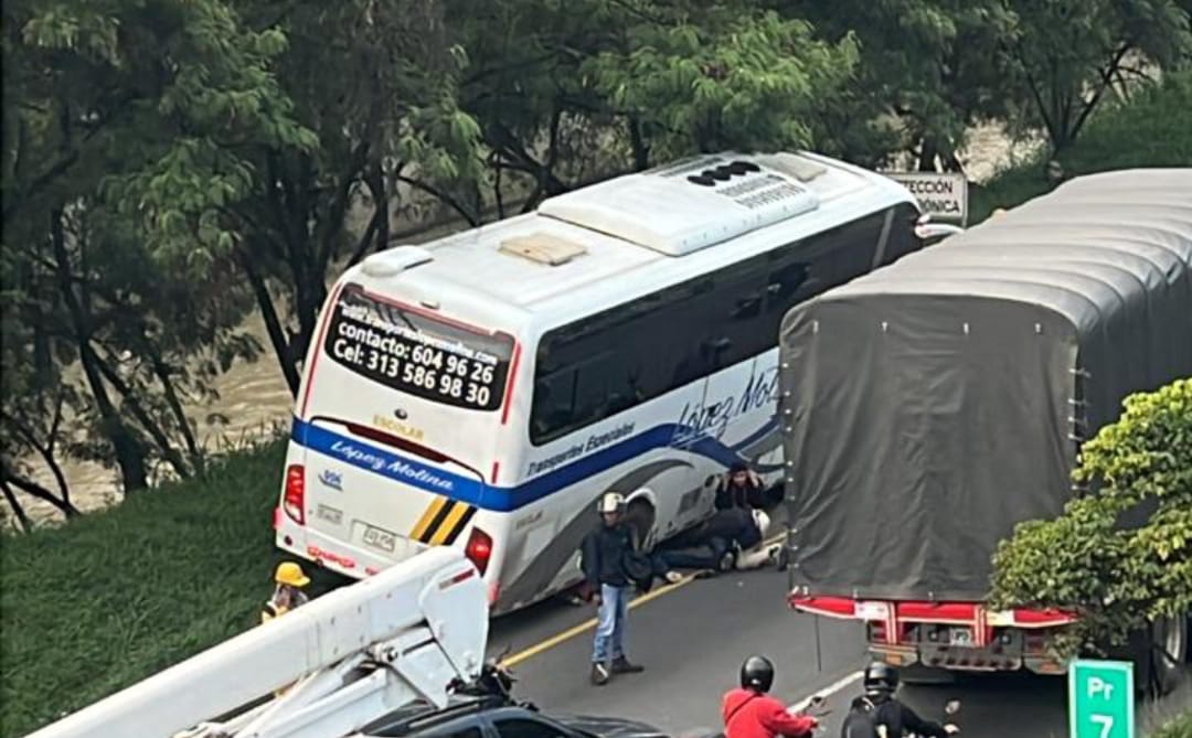 Accidente de tránsito en límites de Medellín - Itagüí