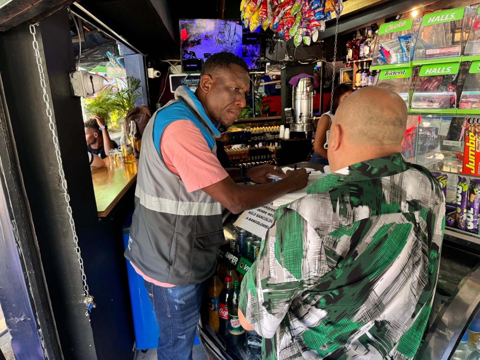 Recaudo de $2.000 millones: Medellín impulsa la formalización del comercio mediante la regulación del espacio público