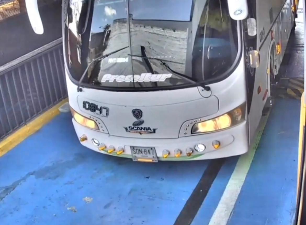 Revisión técnico mecánica del bus de Precoltur: Liceo Antioqueño