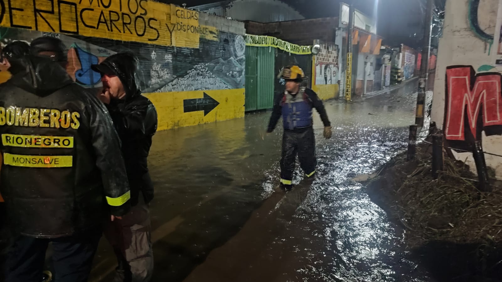 Gobernación anuncia reubicación y subsidios para damnificados en Rionegro: Autoridades monitorean ocho puntos críticos