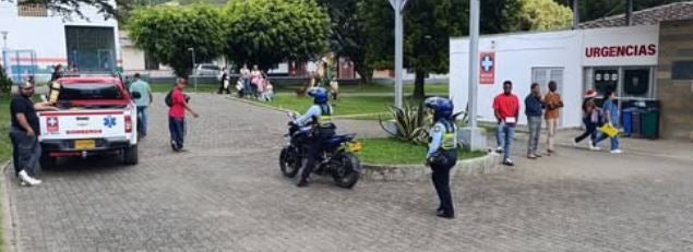 El equipo de socorro encontró a los menores en el asfalto con traumas craneoencefálicos y heridas severas en la cabeza.