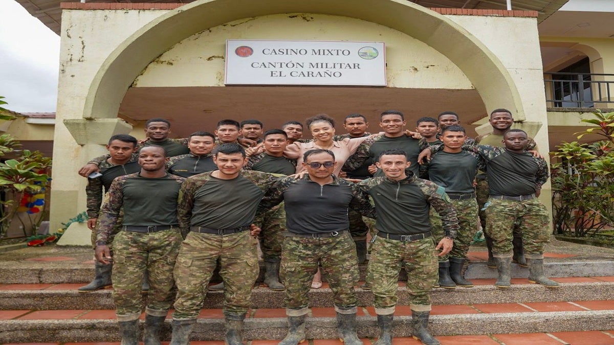 Los18 soldados que fueron liberados retornan sanos y salvos a Quibdó tras operativo en Chocó
