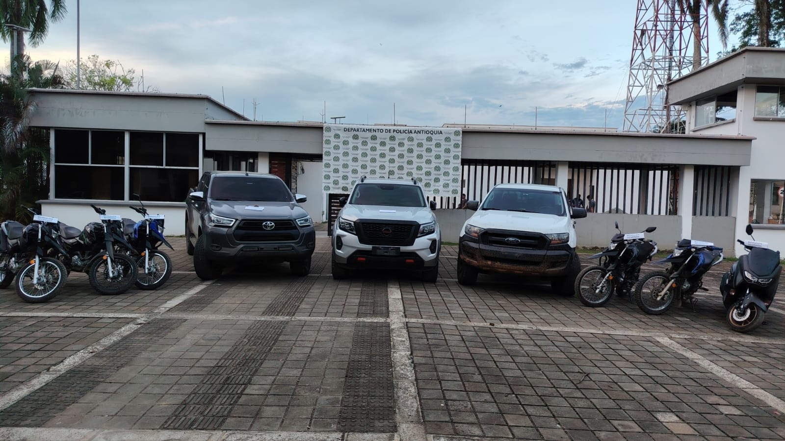 Recuperaron 10 vehículos robados en Cali y Medellín, avaluados en $300 millones, iban a ser vendidos en el Bajo Cauca