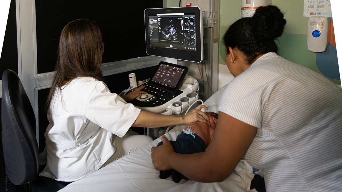 Hospital General de Medellín presenta su nuevo ecocardiógrafo