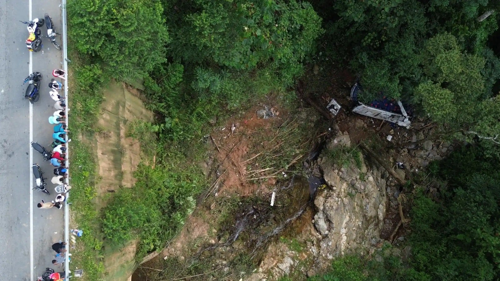 Autoridades manejan tres hipótesis sobre el siniestro que cobró 17 vidas en Antioquia