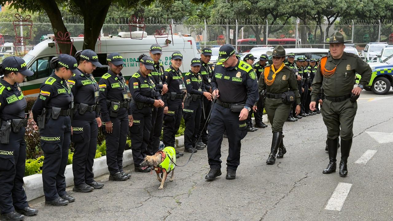 El coronel Óscar Mauricio Rico Guzmán, comandante del departamento, junto a más de 600 uniformados, dio la bienvenida al nuevo integrante.