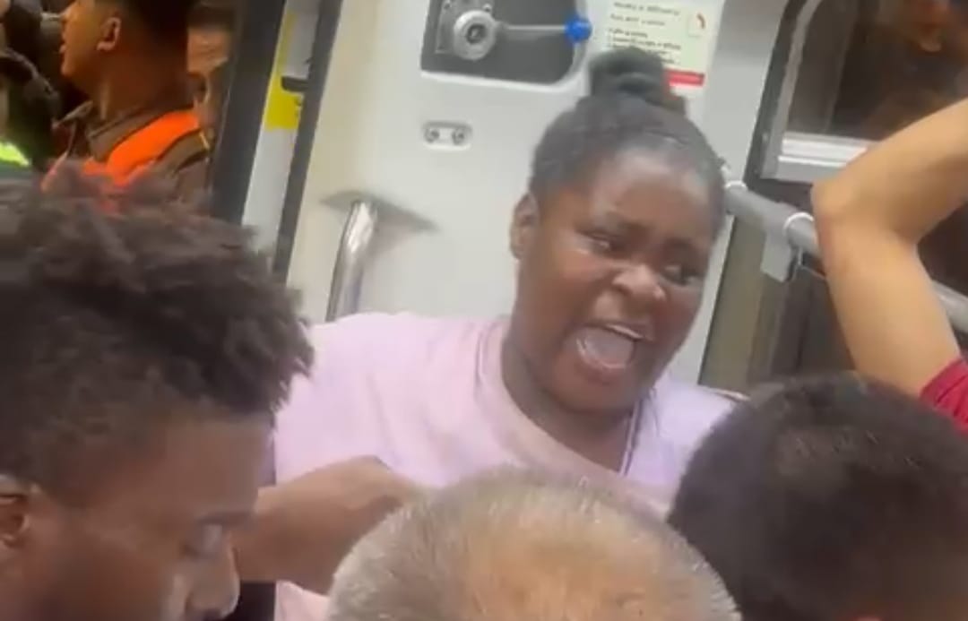 Pasajeras que se agredieron en un vagón en el Metro de Medellín