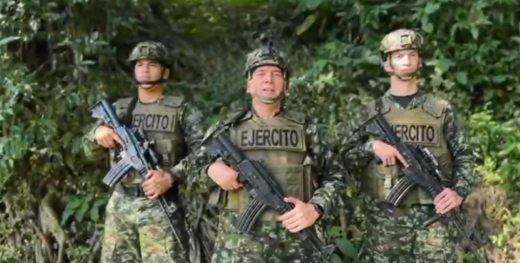 Comandante de la Brigada IV del Ejército en el control de la vereda Liberia de Anorí, Antioquia