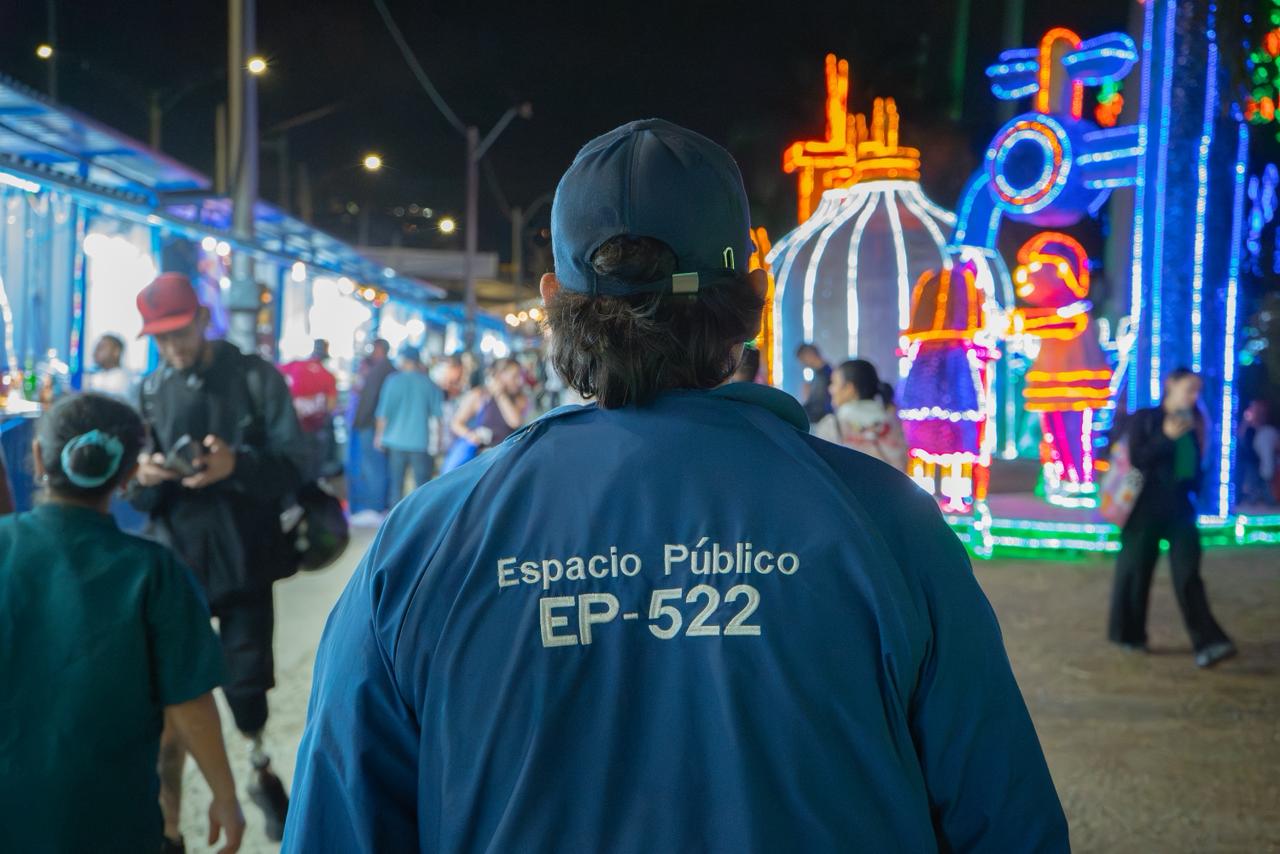 La intervención, contó con el apoyo de 165 promotores y 10 camiones.