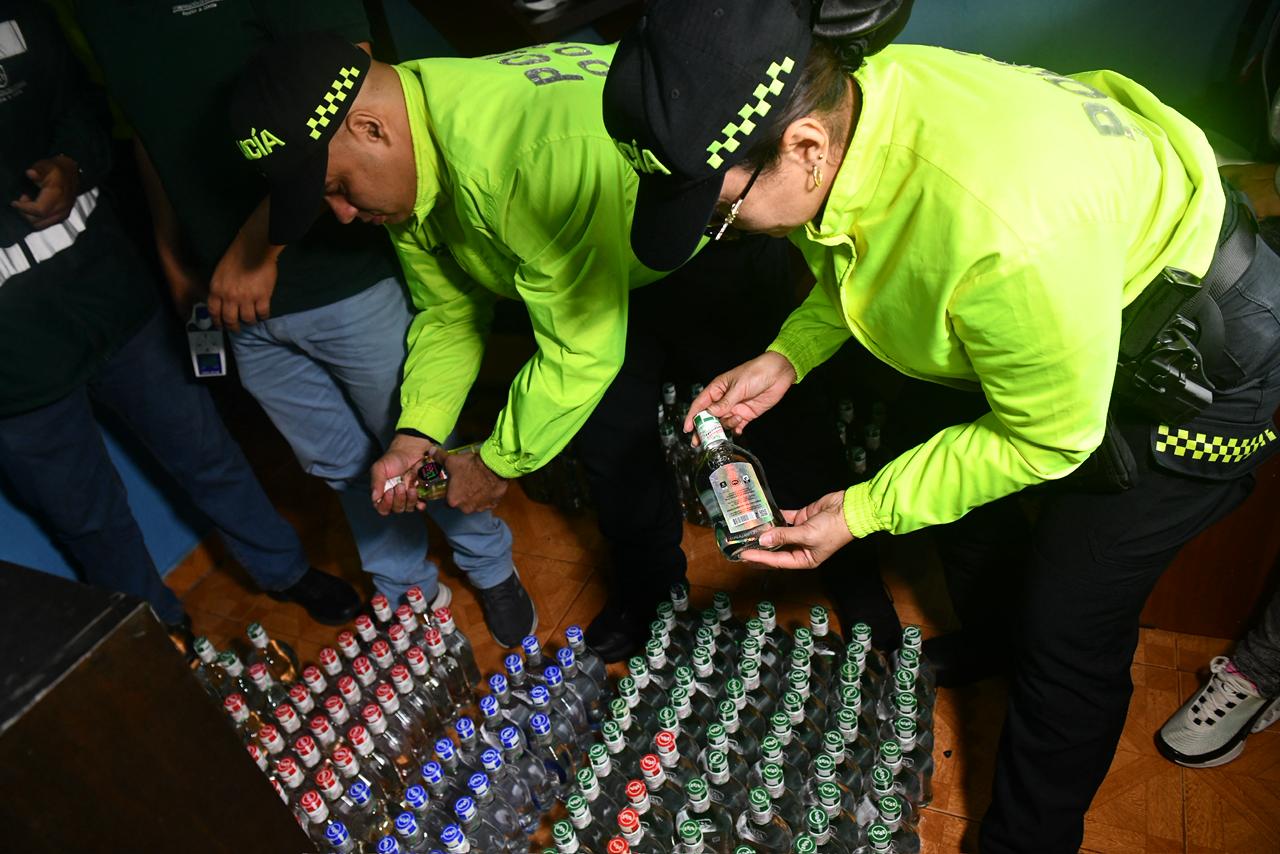 Según las autoridades, este alambique generaba rentas criminales cercanas a los $15 millones semanales.