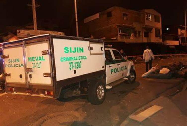 La racha violenta de este 6 y 7 de enero incluye el asesinato de dos mujeres en viviendas y la muerte de un ciudadano extranjero.