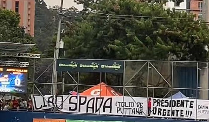 Protesta hinchas del DIM en Babyfutbol