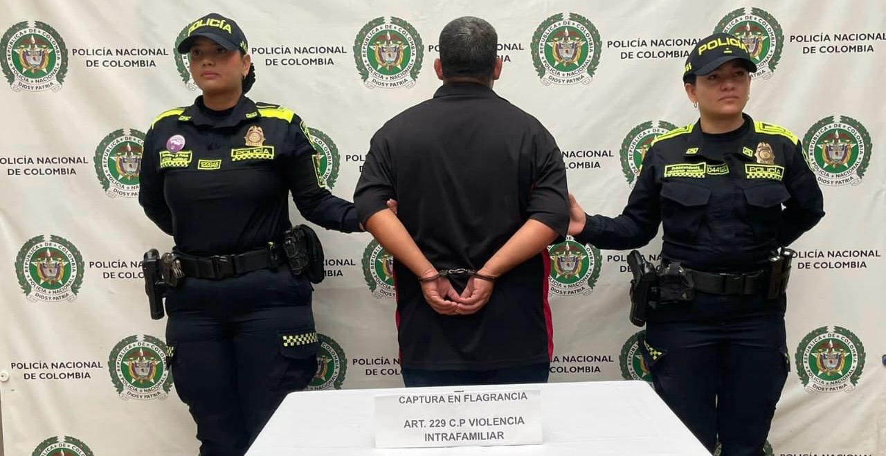 La víctima fue trasladada de urgencia a un centro asistencial cercano para una valoración médica detallada de sus lesiones.