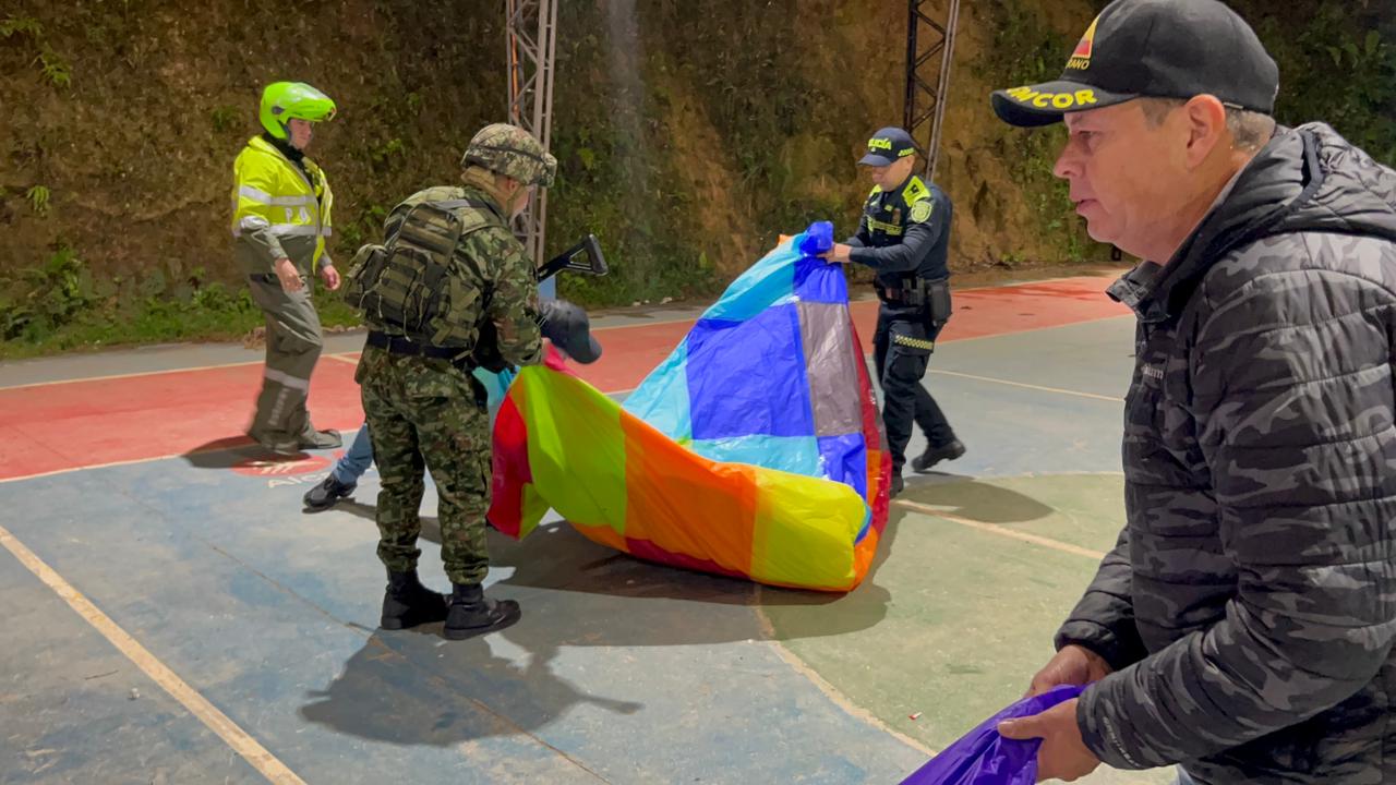 El decreto establece una prohibición total sobre el uso, venta y almacenamiento de pólvora, globos aerostáticos y artículos con fósforo.