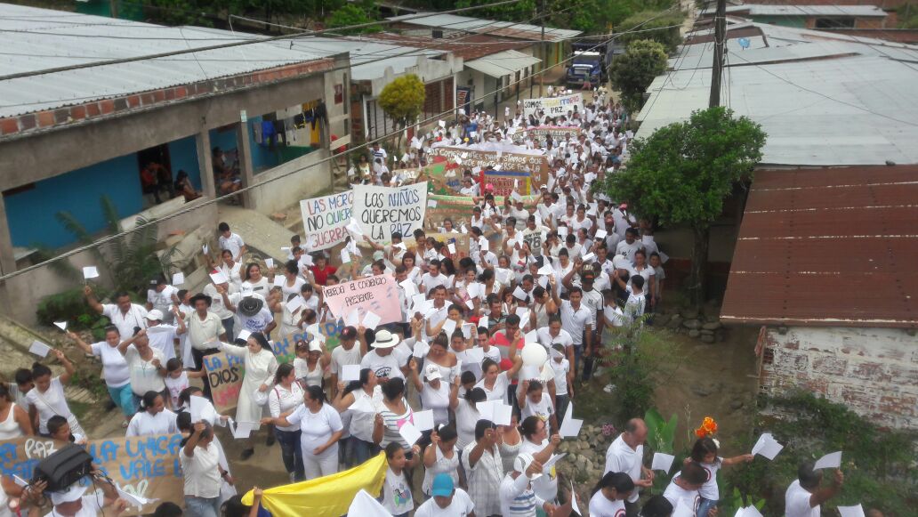 Marcha de la comunidad del Corregimiento de La Gabarra en Tibú, ante conflicto armado en la zona del Catatumbo