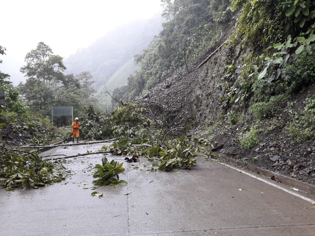 Derrumbes en vías del país