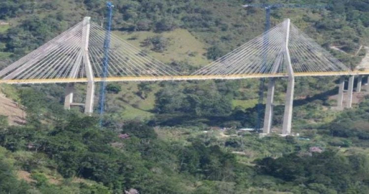 El puente había presentado fallas estructurales