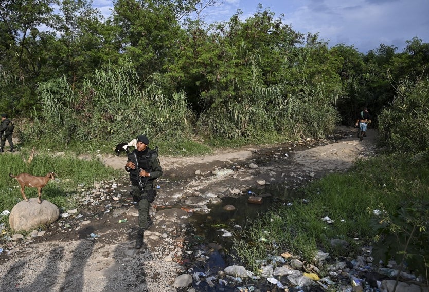 Trocha en frontera colombo venezolana