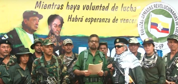 Iván Márquez en el anuncio de su regreso a las armas, junto a otros ex Farc