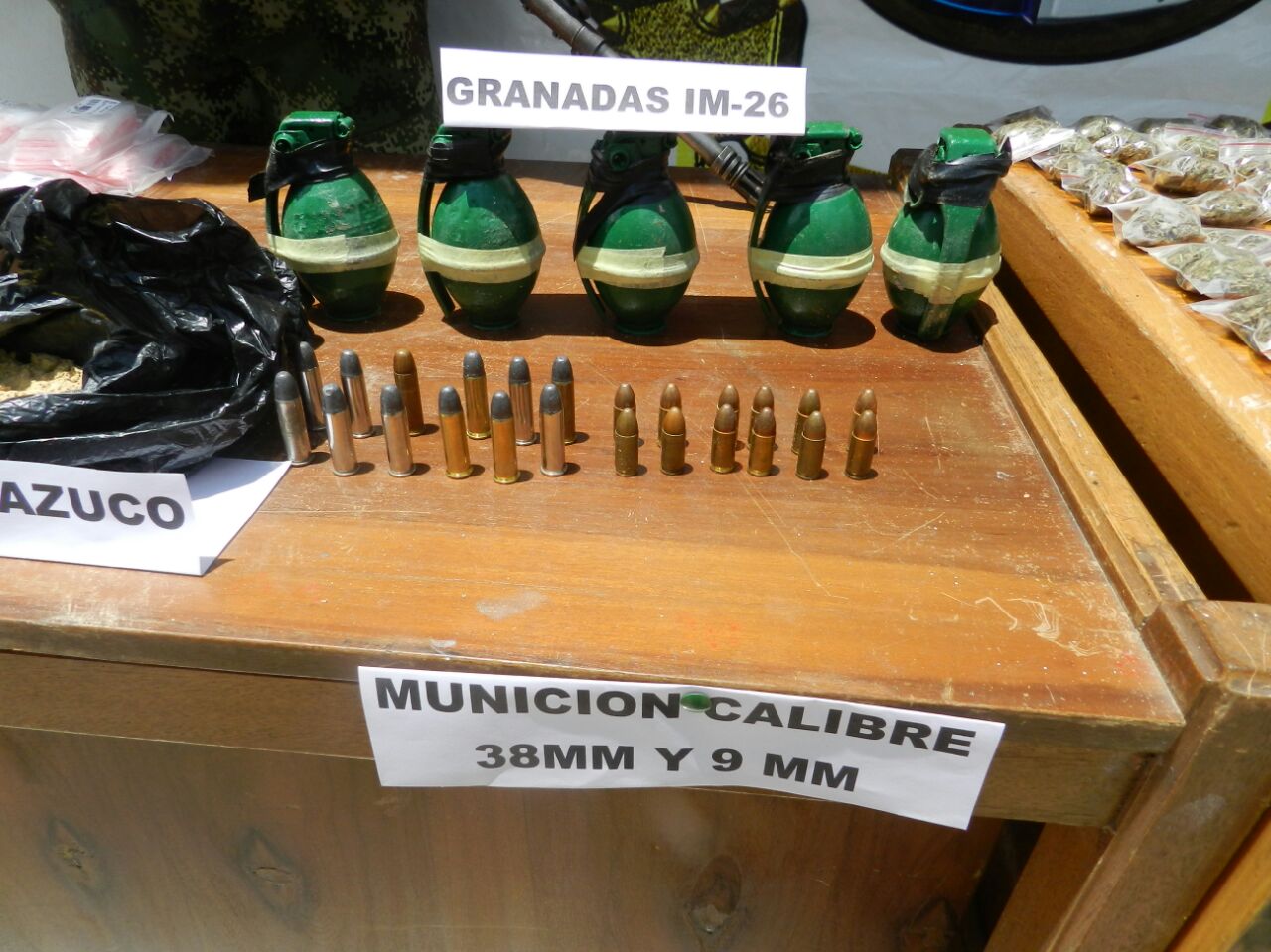 Las autoridades no descartan que este armamento incautado, pertenezca a los combos que delinquen en esta zona del nororiente de Medellín.