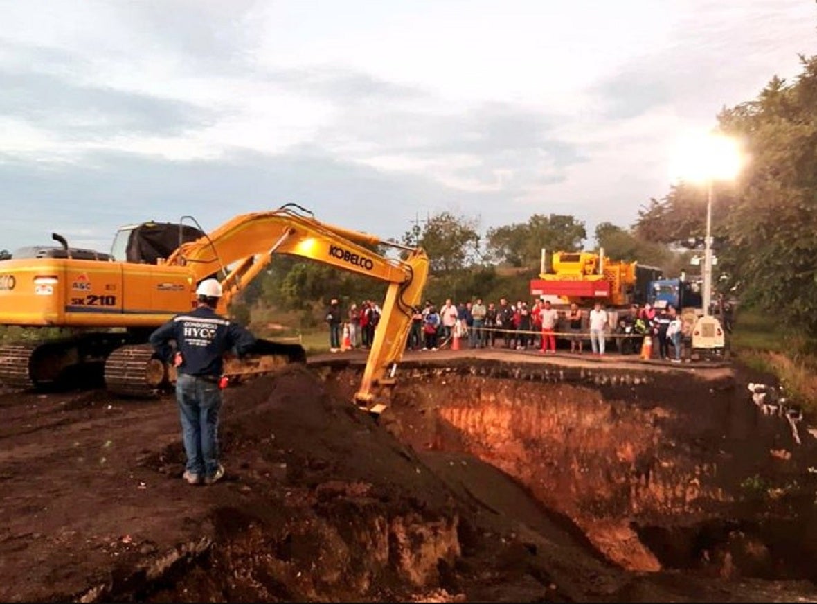El cierre impide el tránsito de vehículos hacia la Troncal del Magdalena Medio.