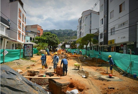 Trabajos y renovación de alcantarillas