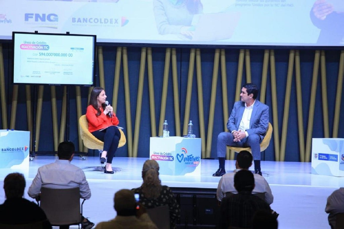 En Bucaramanga la ministra de las TIC, Karen Abudinen, hizo el anuncio.