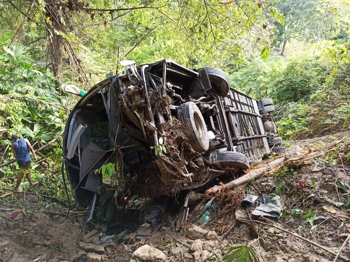 Los 17 heridos fueron trasladados a centros asistenciales en la zona.