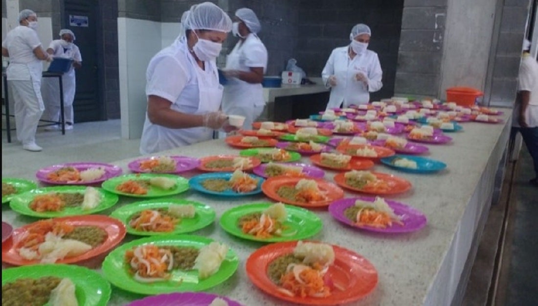 Dentro de las posibles irregularidades se encuentra la entrega de la ración a estudiantes no registrados.