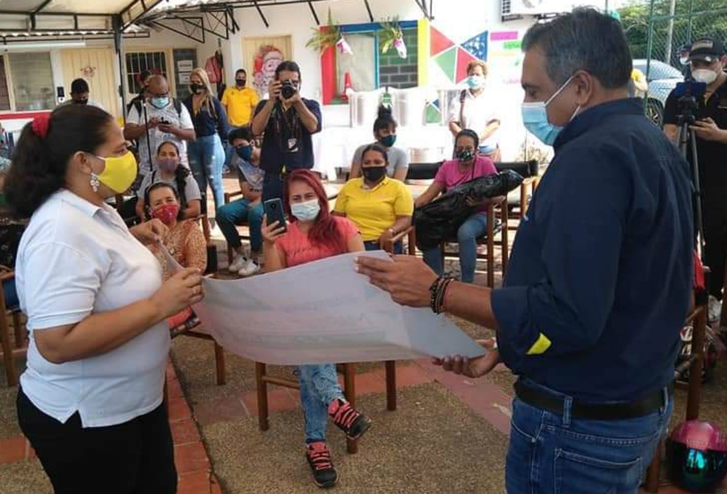 Víctimas de Barrancabermeja recibieron unidades productivas para sus emprendimientos