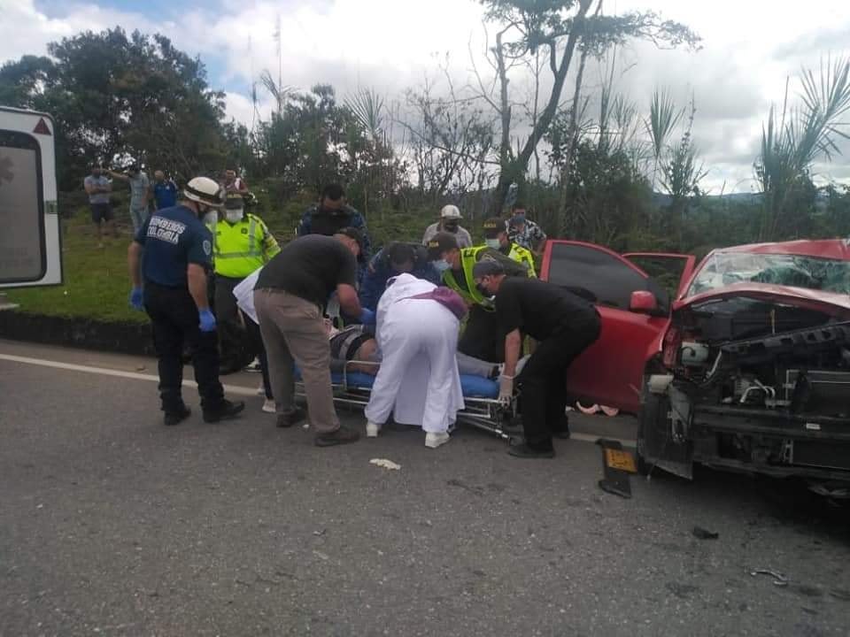 Grave accidente en la vía El Socorro- Oiba