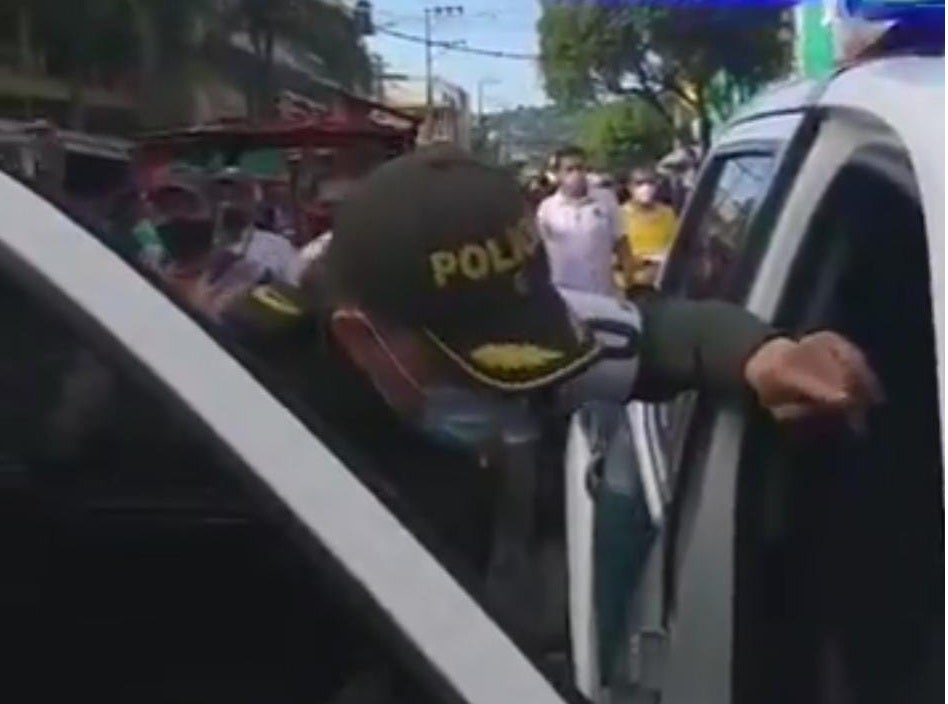 Policía llora en Cúcuta por desobediencia de las personas frente al Covid-19