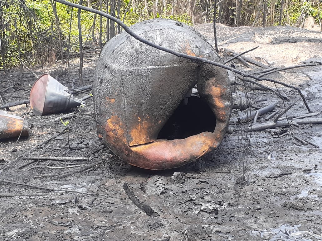 refinerías ilegales de hidrocarburos