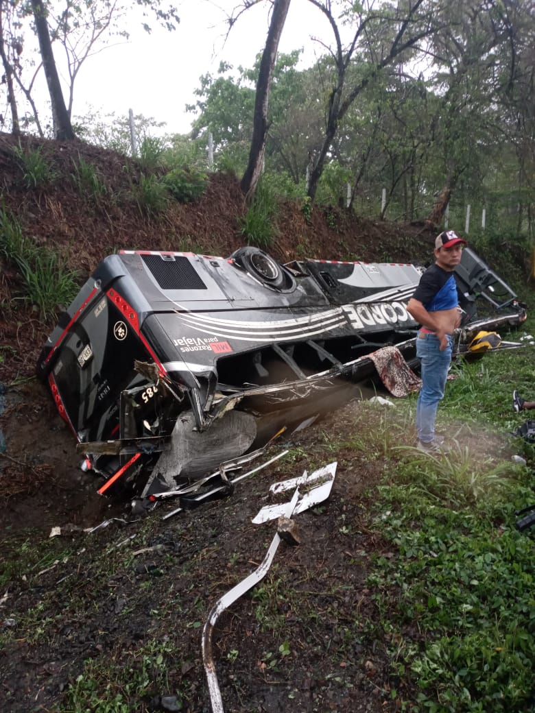 Accidente de tránsito en la vía Bucaramanga- Barranquilla