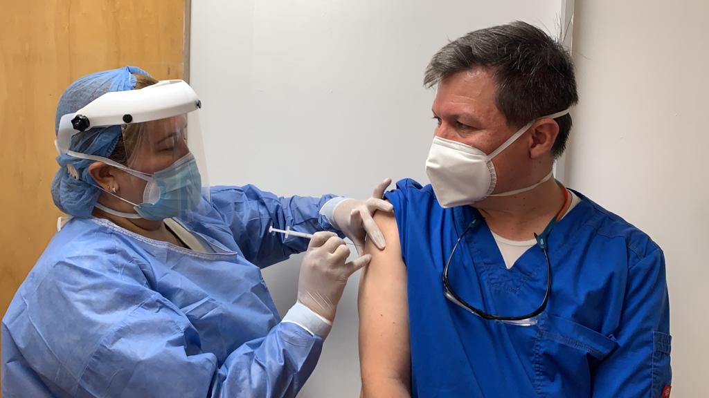 Inició vacunación de Johnson & Johnson en pacientes que recibieron placebo en el estudio en Santander