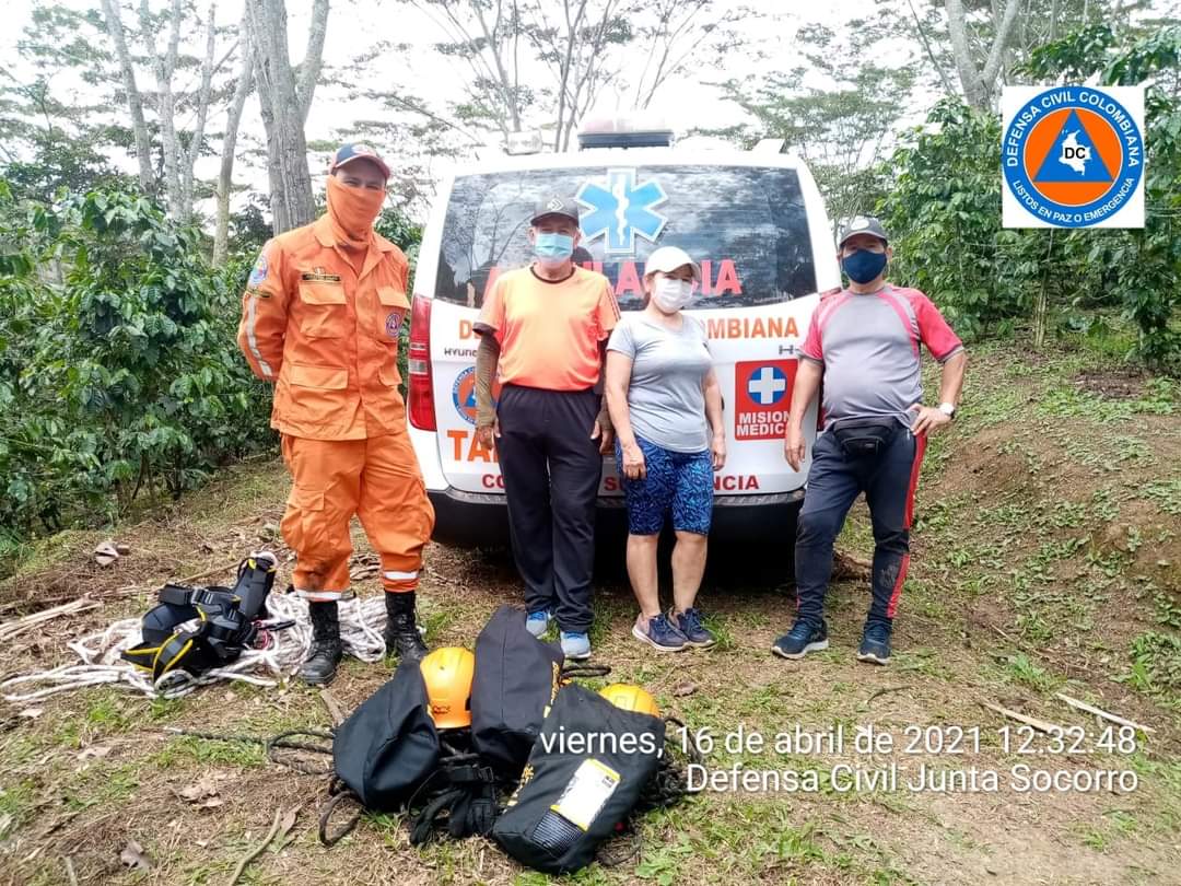 Defensa Civil de El Socorro, Santander, rescató a tres adultos mayores