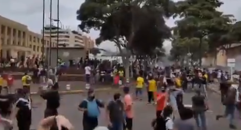 Con disturbios terminó marcha en Bucaramanga