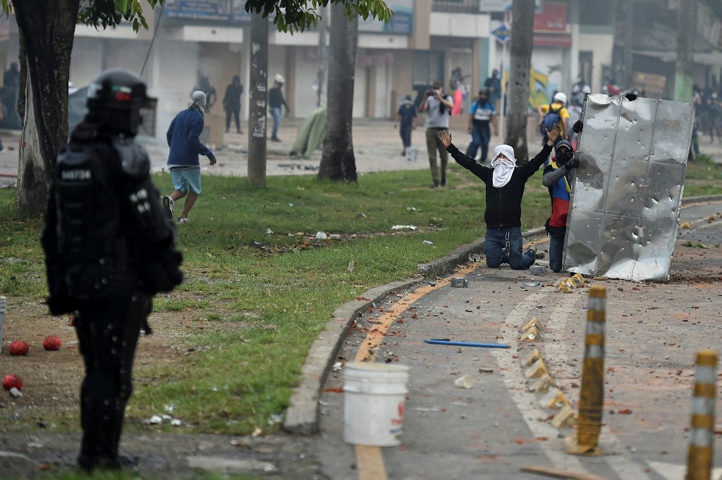 3 periodistas intimidadas, un grupo de jóvenes intentando saquear varios negocios y supermercados: Balance de protestas en Barrancabermeja