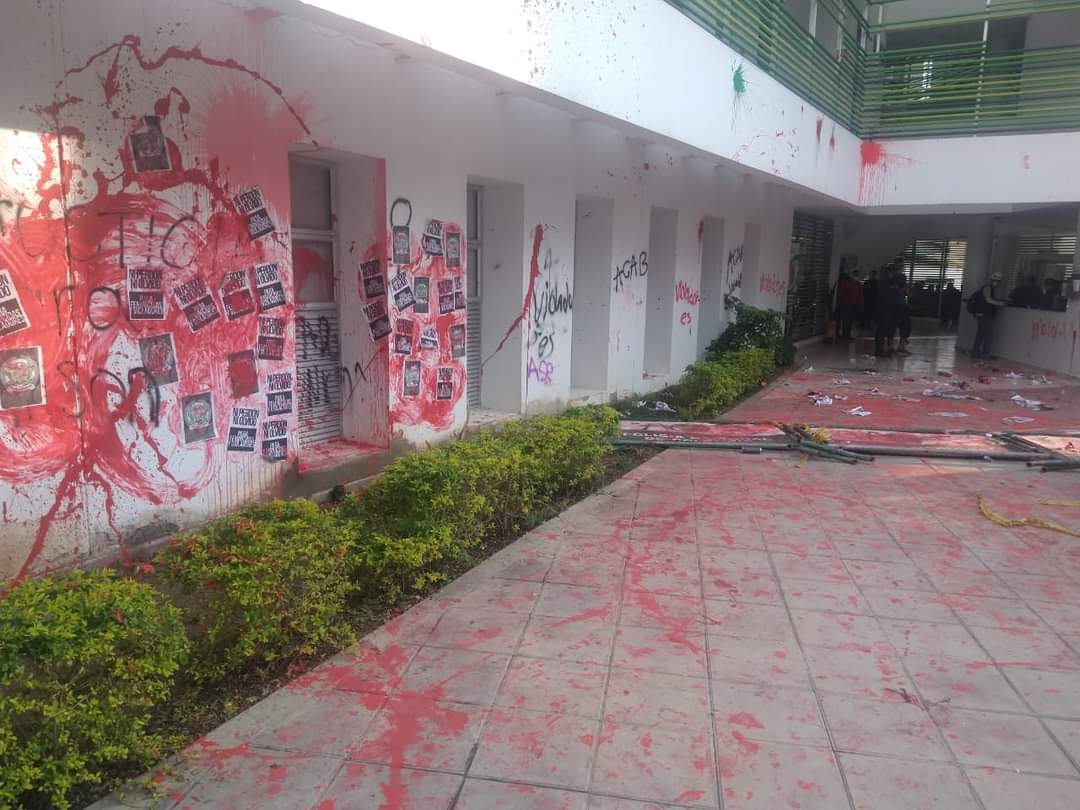 Así quedó la estación de Policía