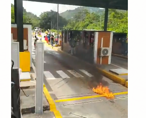peaje Rionegro quemado