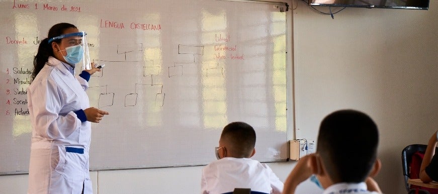 Los sábados y días festivos deberán reponer clases