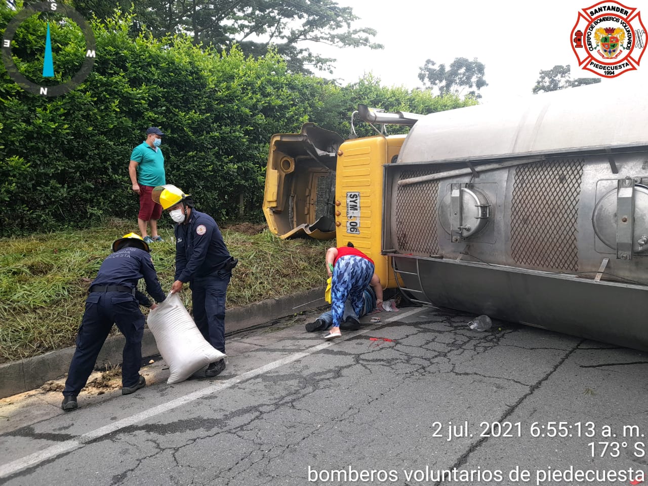 Accidente de un carrotanque en la vía Piedecuesta – Bucaramanga causó caos en la movilidad