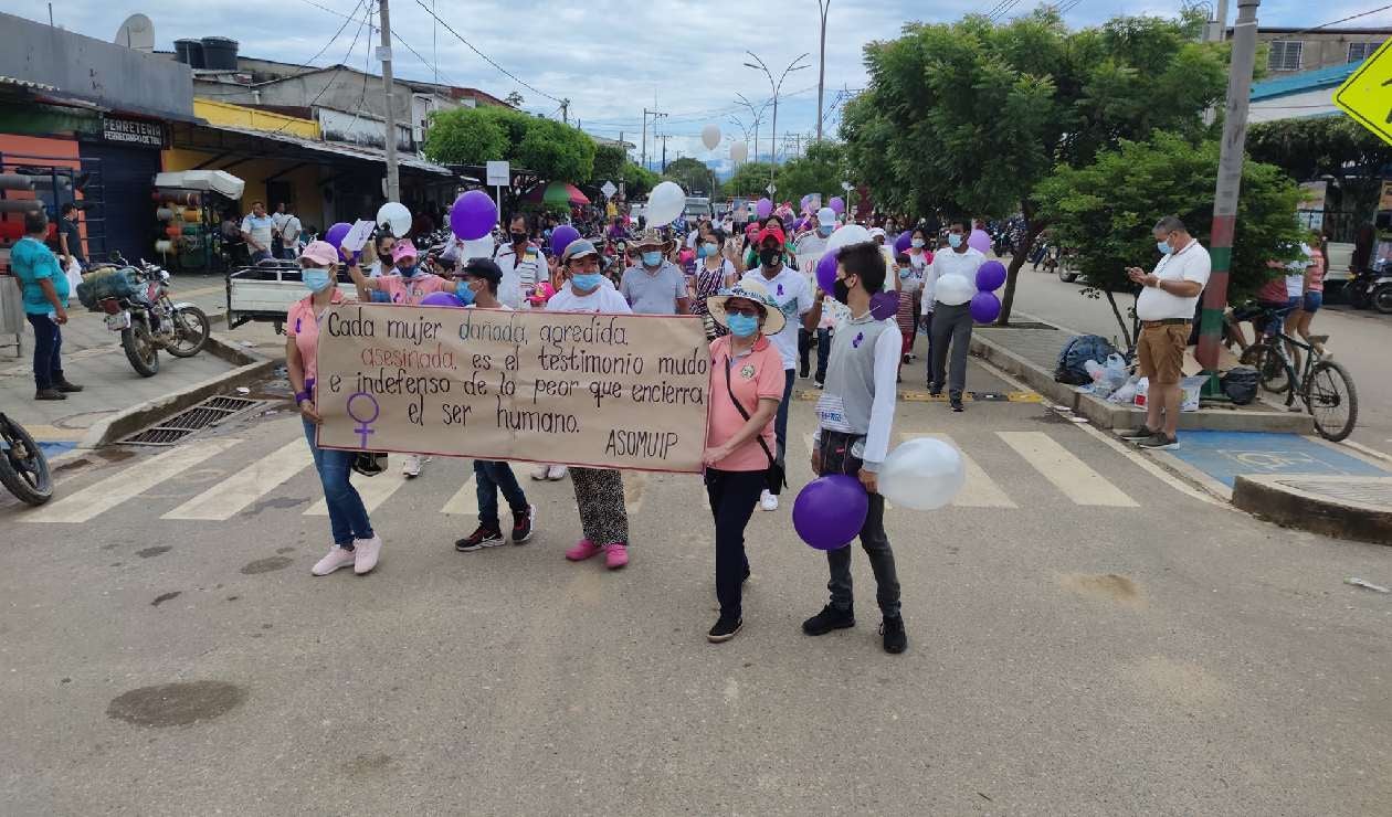 En Tibú mujeres marchan para que no las asesinen