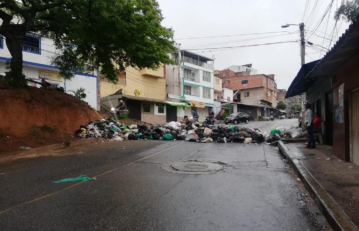 Un vehículo recolector de basuras demora hasta 22 horas en ir hasta el relleno sanitario La Pradera.