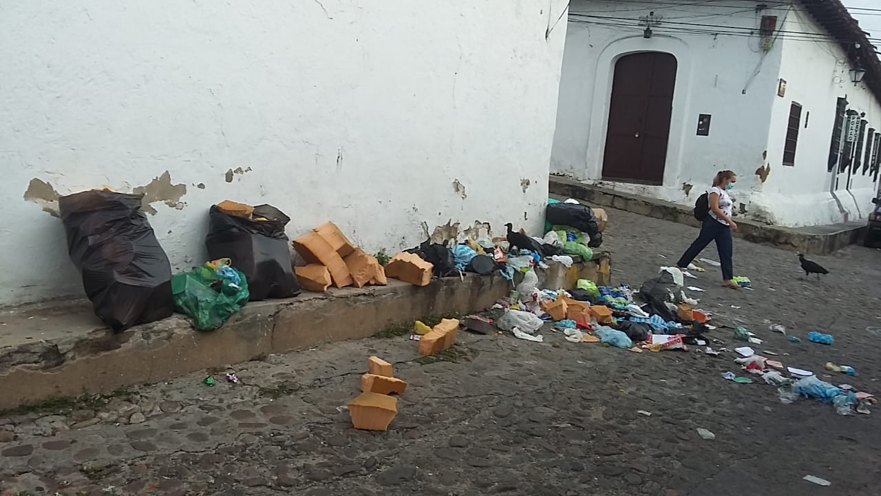 Basuras en Girón, Santander