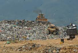 Según el ente disciplinario hay 30 compactadores esperando por disponer los desechos.