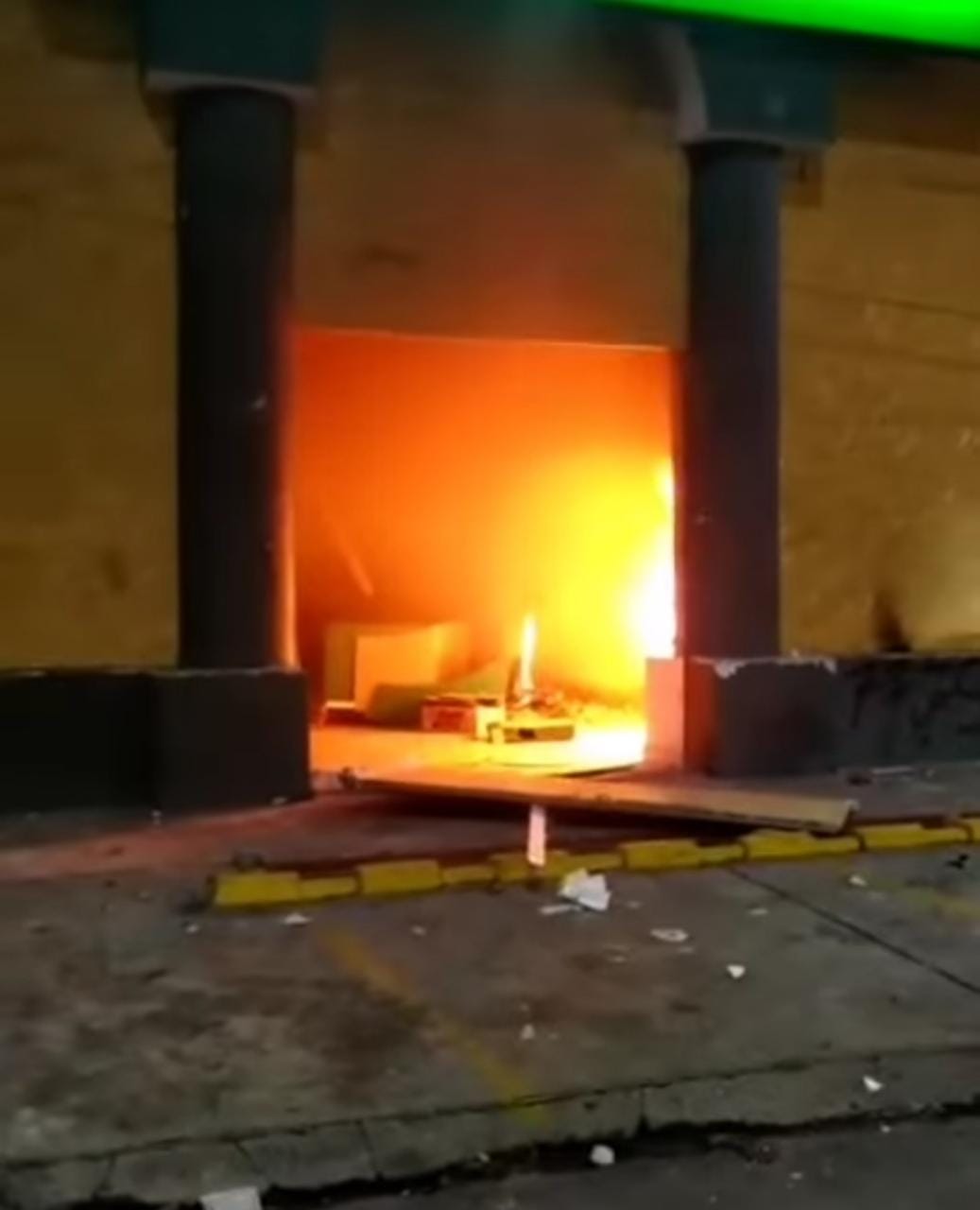 Incineran Servientrega en Bucaramanga